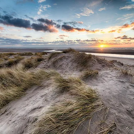Lejlighed By The Seawall In Belgium